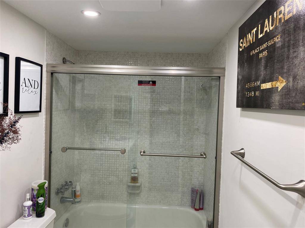 Fort Lauderdale, FL 33308,3031 NE 51st St #305W