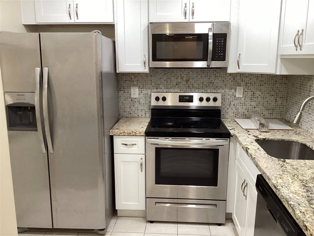 Boca Raton, FL 33428,9235 SW 8th St #509