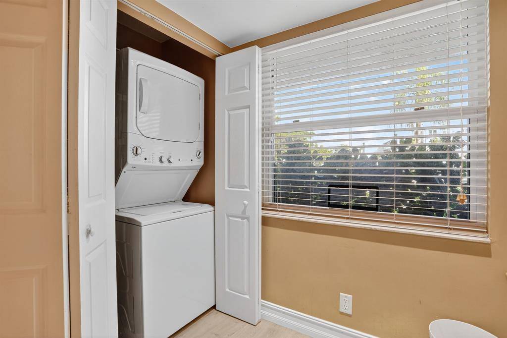 Margate, FL 33063,7640 NW 18th St #101