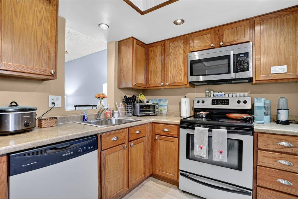 Margate, FL 33063,7640 NW 18th St #101