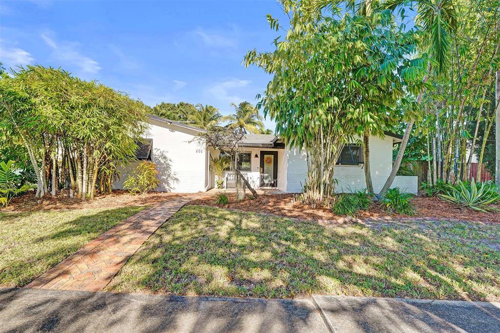 Hollywood, FL 33021,601 S Rainbow Dr