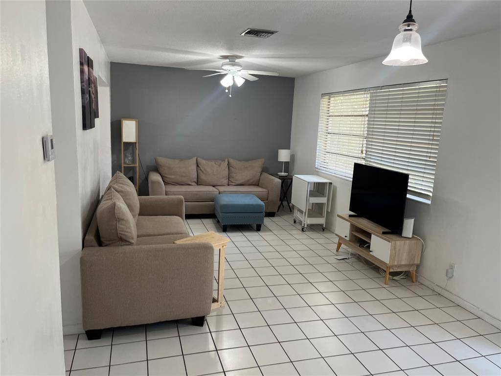 Pompano Beach, FL 33062,222 NE 23rd Ave #2