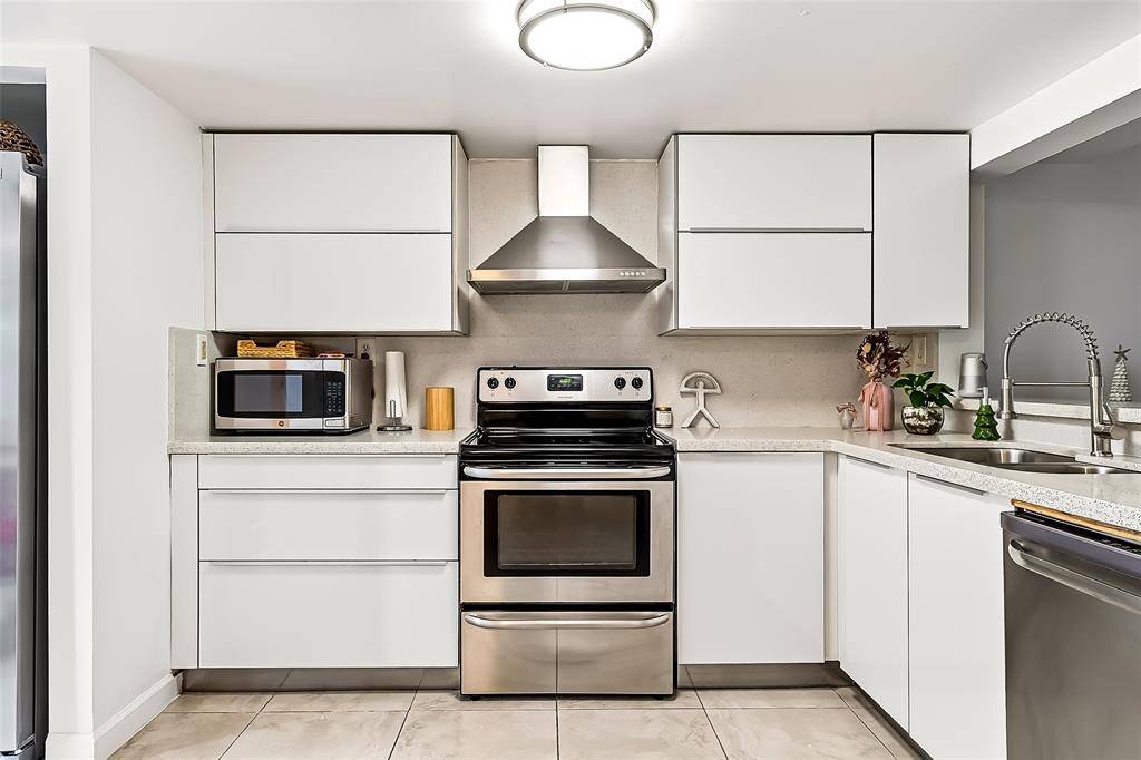 Plantation, FL 33324,787 NW 91st Ter