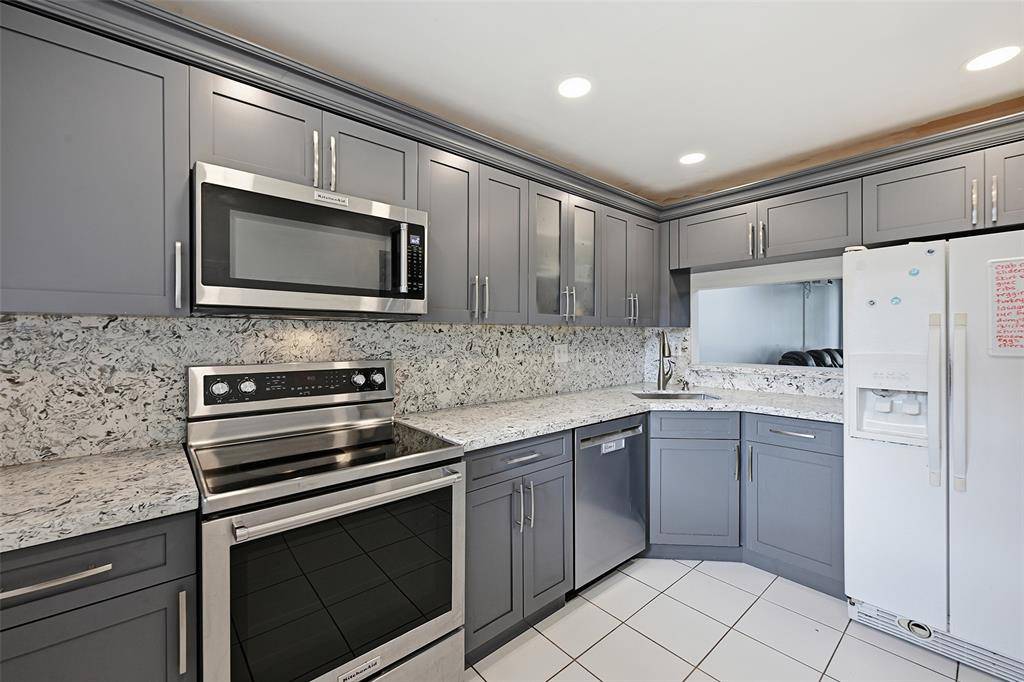 Plantation, FL 33313,7500 NW 17th St #110