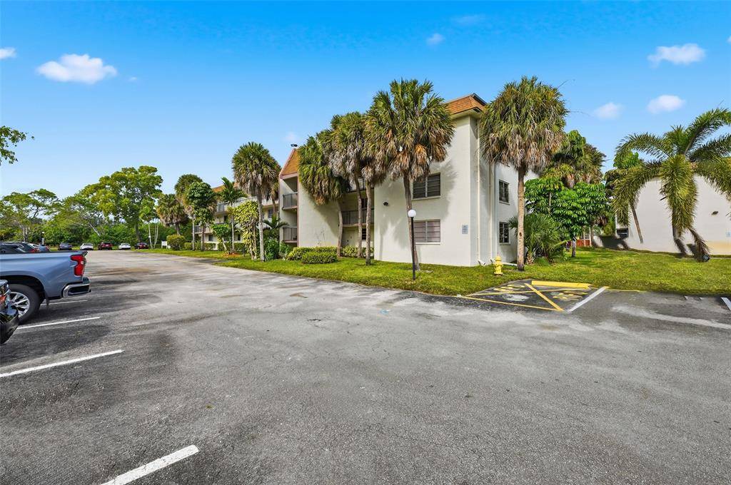 Plantation, FL 33313,7500 NW 17th St #110
