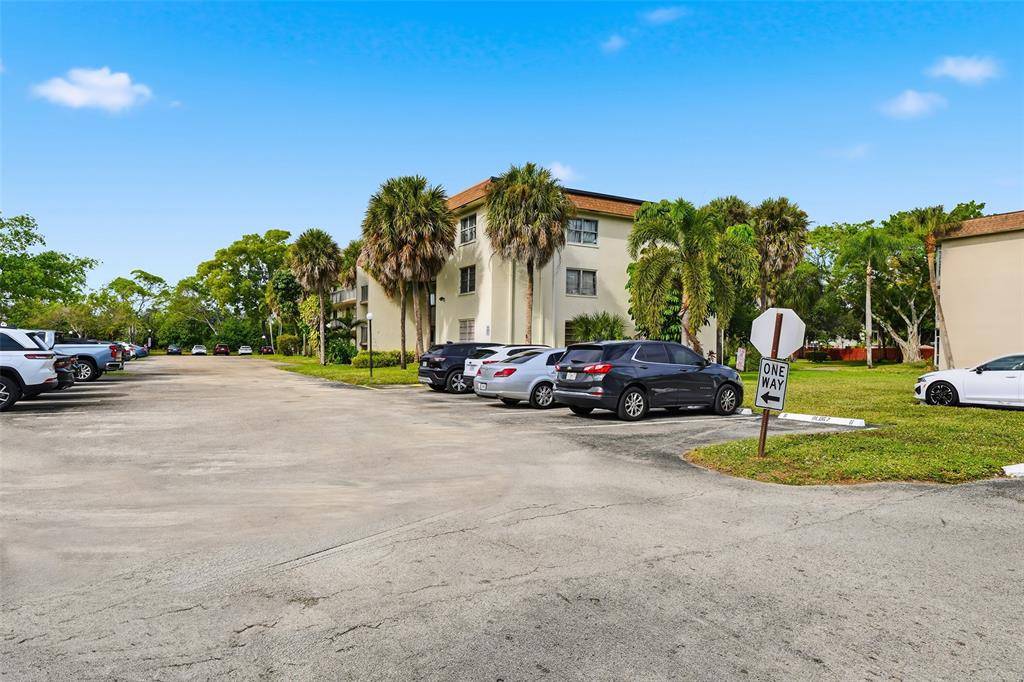 Plantation, FL 33313,7500 NW 17th St #110