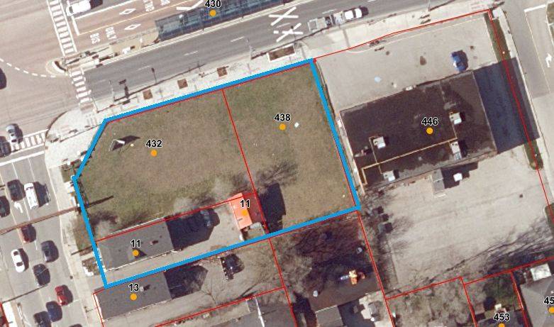 Newmarket, ON L3Y 3Y1,11 Main St (432/438 Davis) N/A E