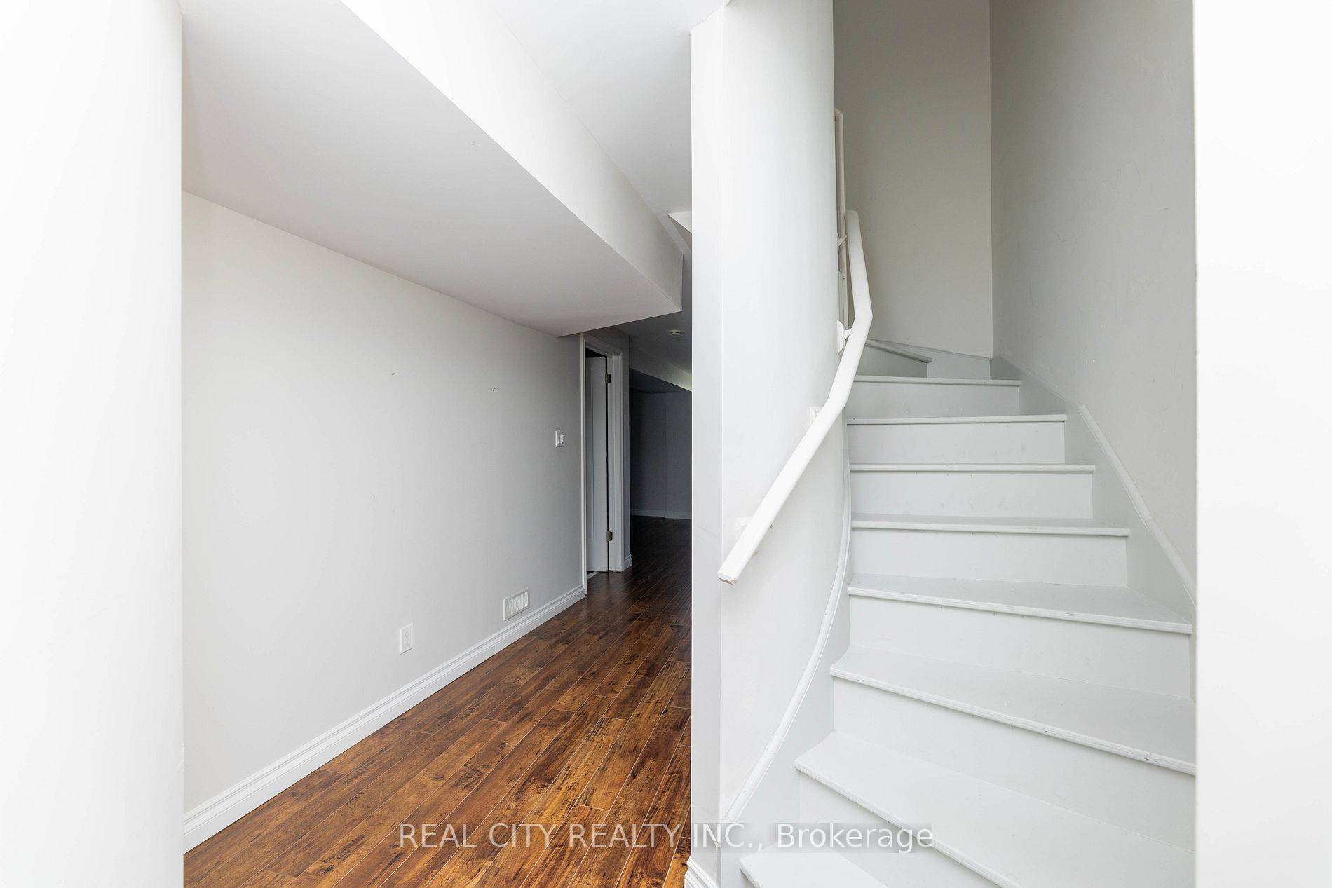 Vaughan, ON L4H 3Z4,Basement 54 Killington AVE W