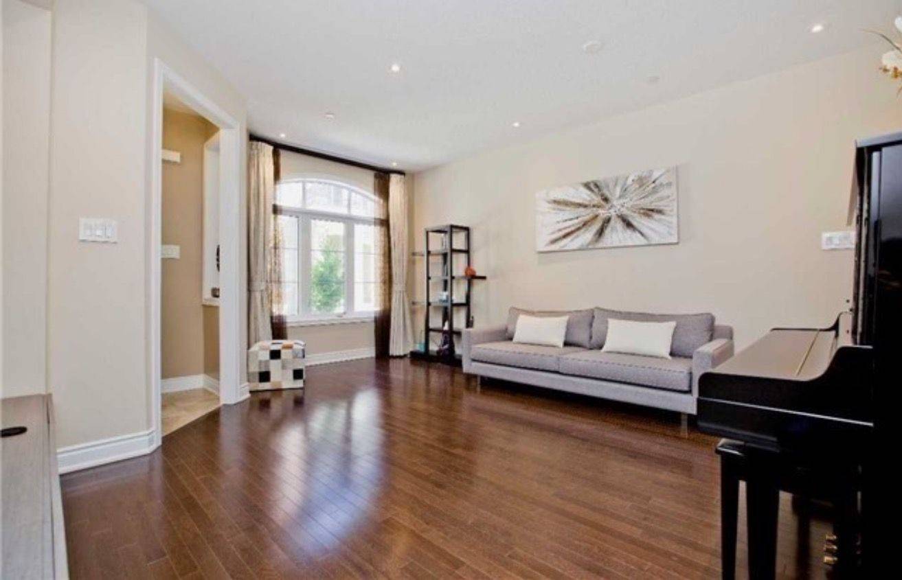 Vaughan, ON L6A 4W4,1331 Major Mackenzie DR ##58