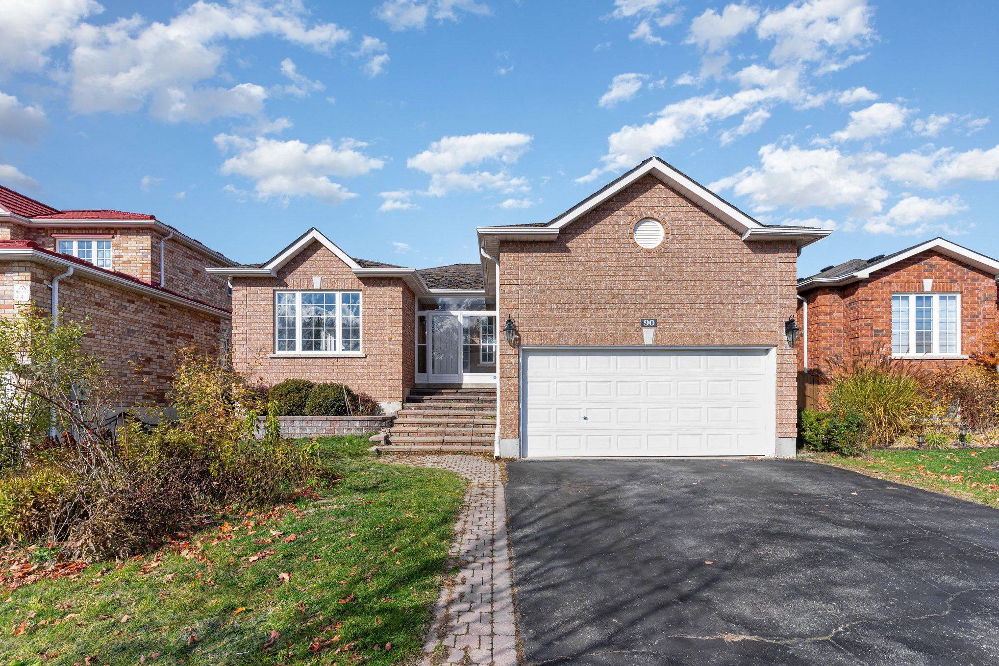 Barrie, ON L4N 0W6,90 Sproule DR