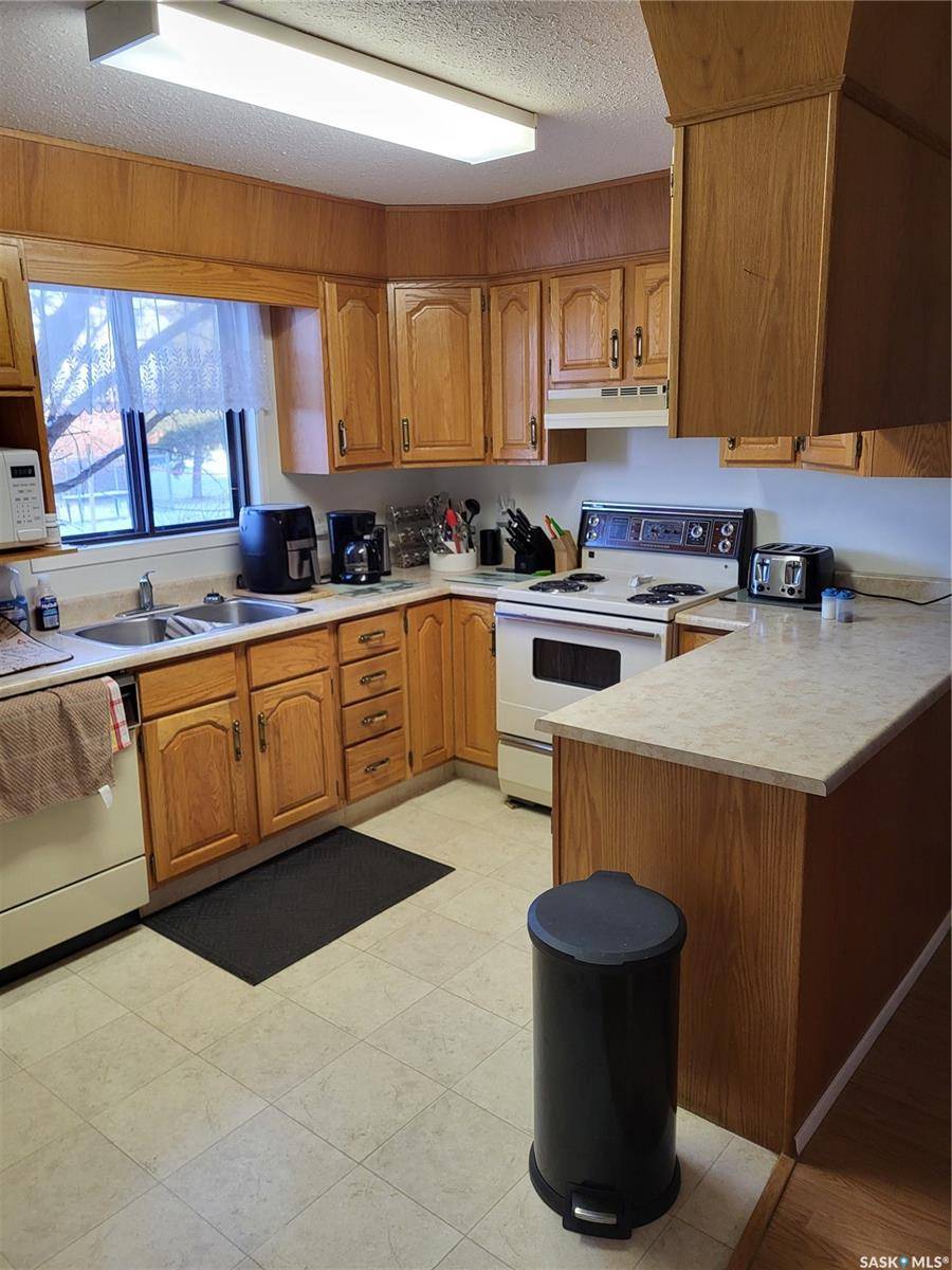 Saskatoon, SK S7J 3L8,3130 Louise STREET #106