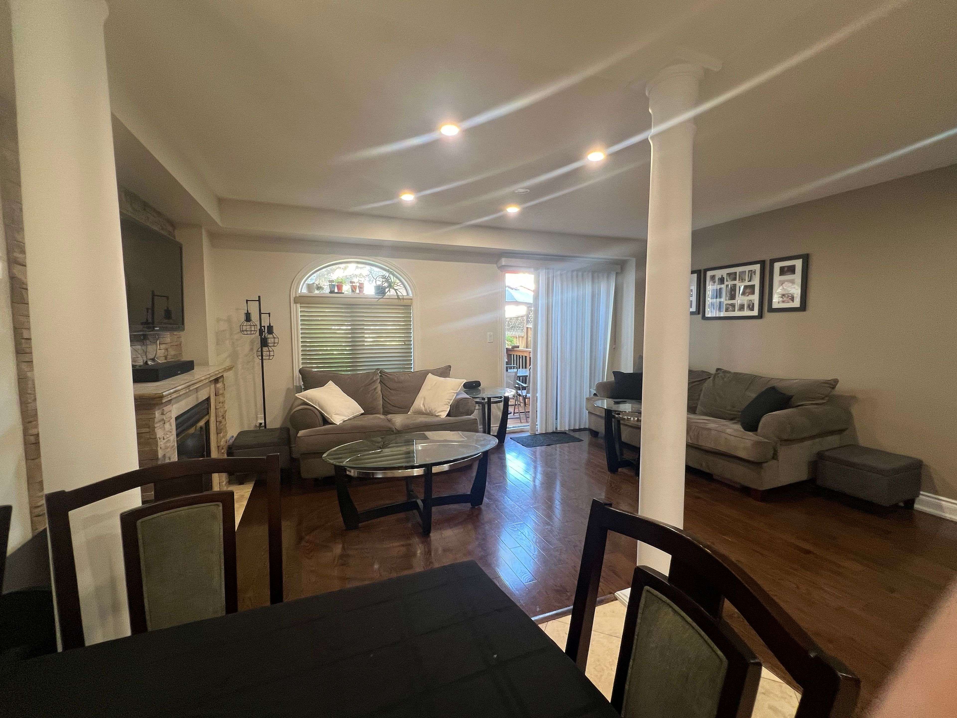 Mississauga, ON L5W 1J4,1129 Hickory Hollow GLN