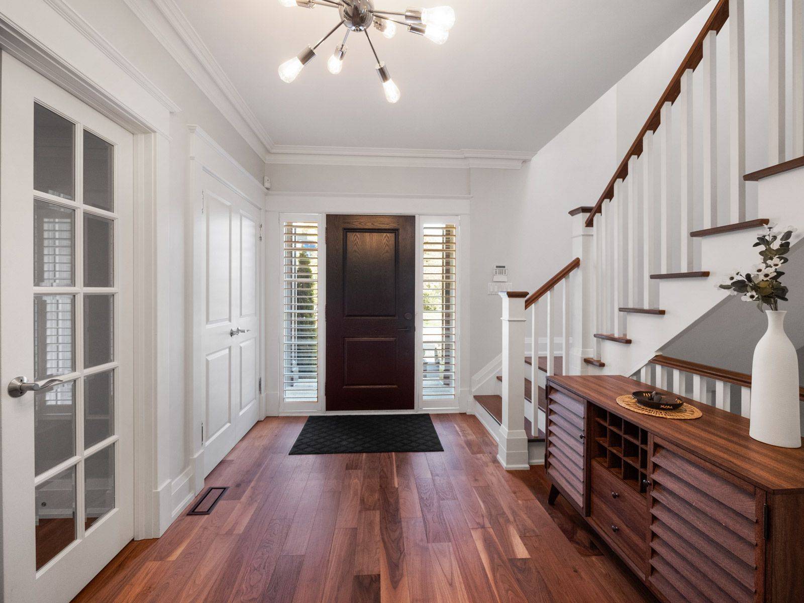 Toronto W08, ON M9B 3A2,26 Puckeridge CRES