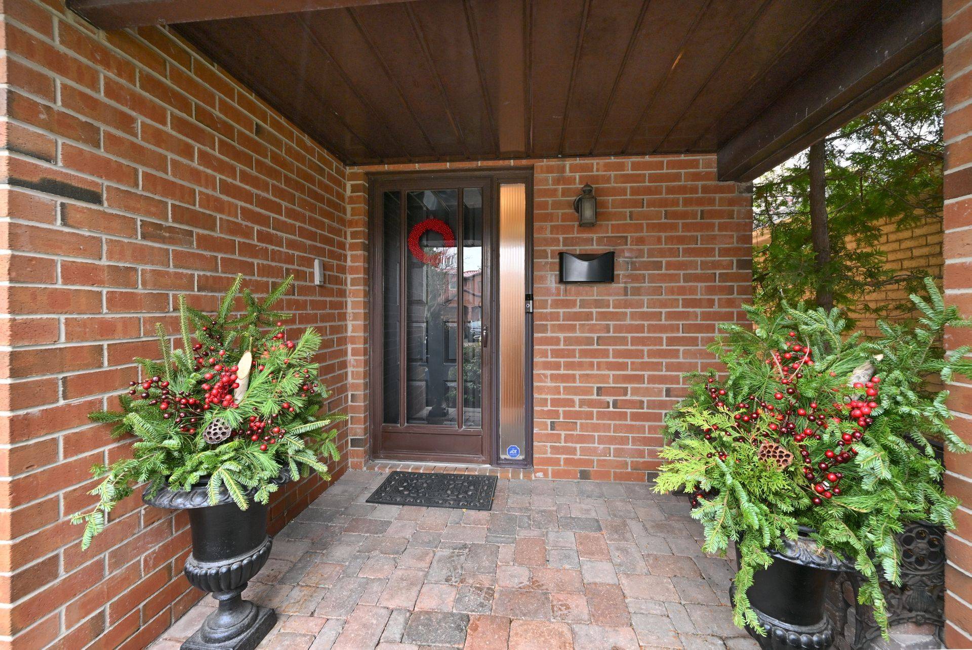 Mississauga, ON L5L 3K9,4239 Sawmill Valley DR