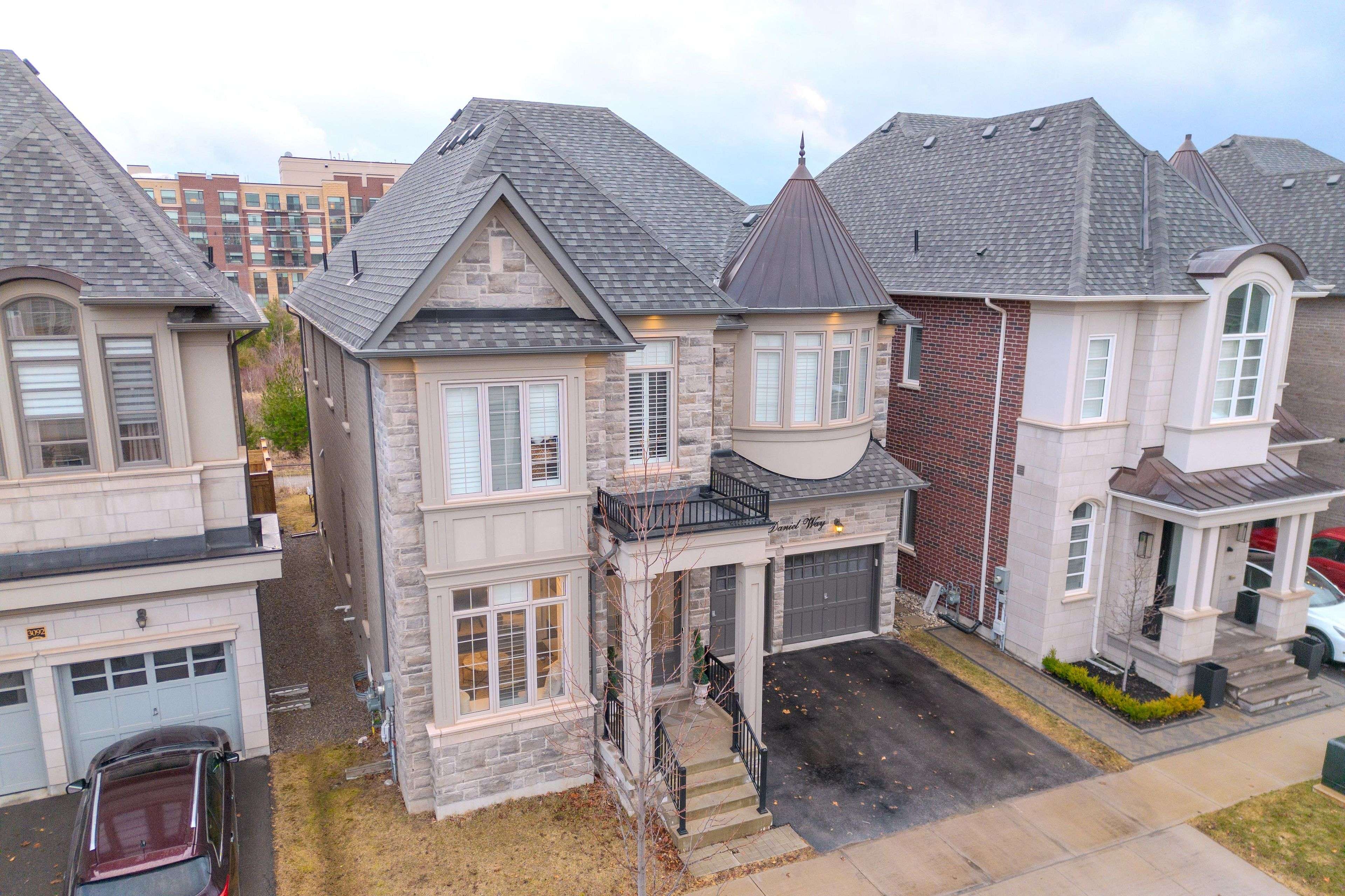 Oakville, ON L6H 0V1,3096 Daniel WAY
