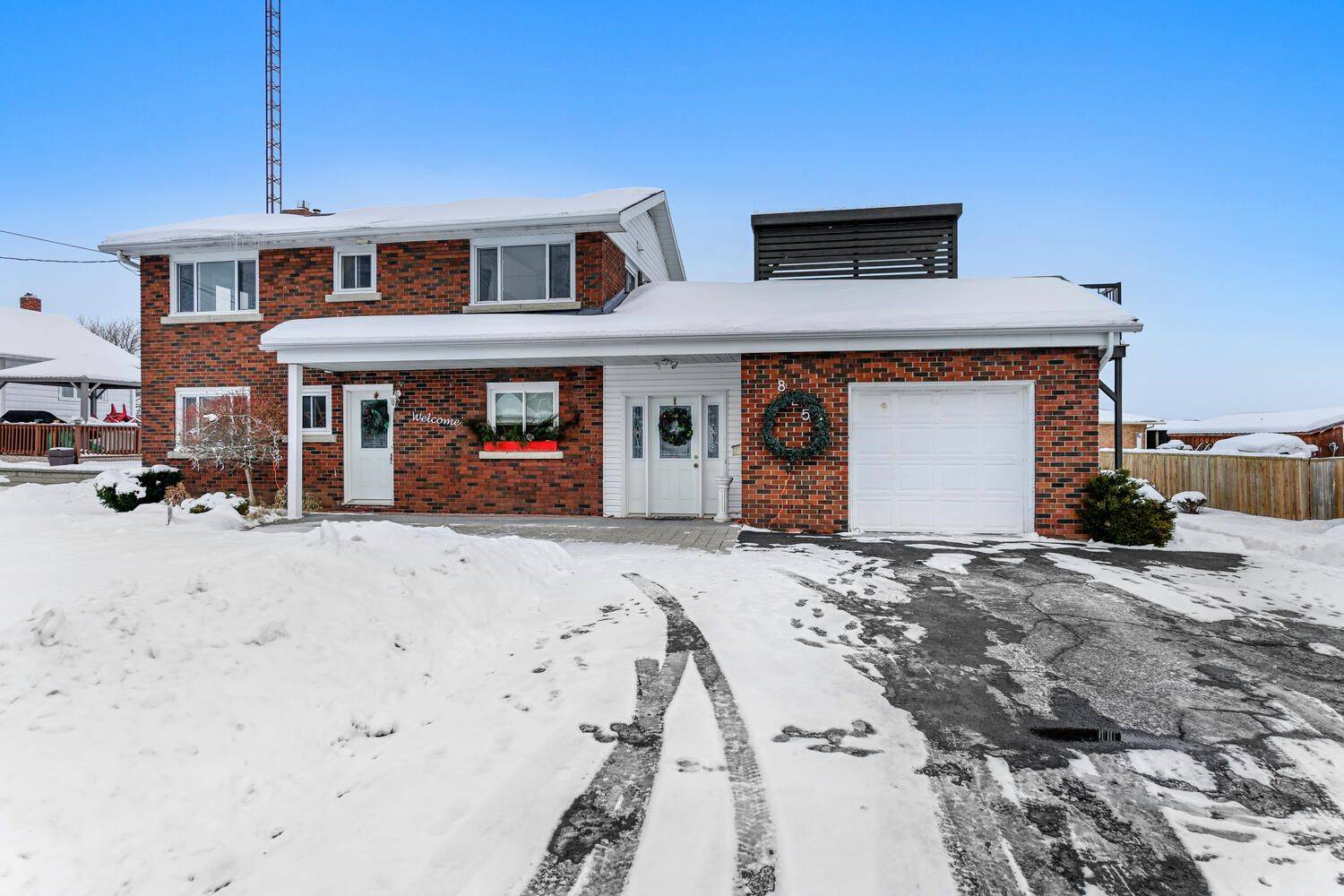 Edwardsburgh/cardinal, ON K0E 1E0,825 Joseph ST