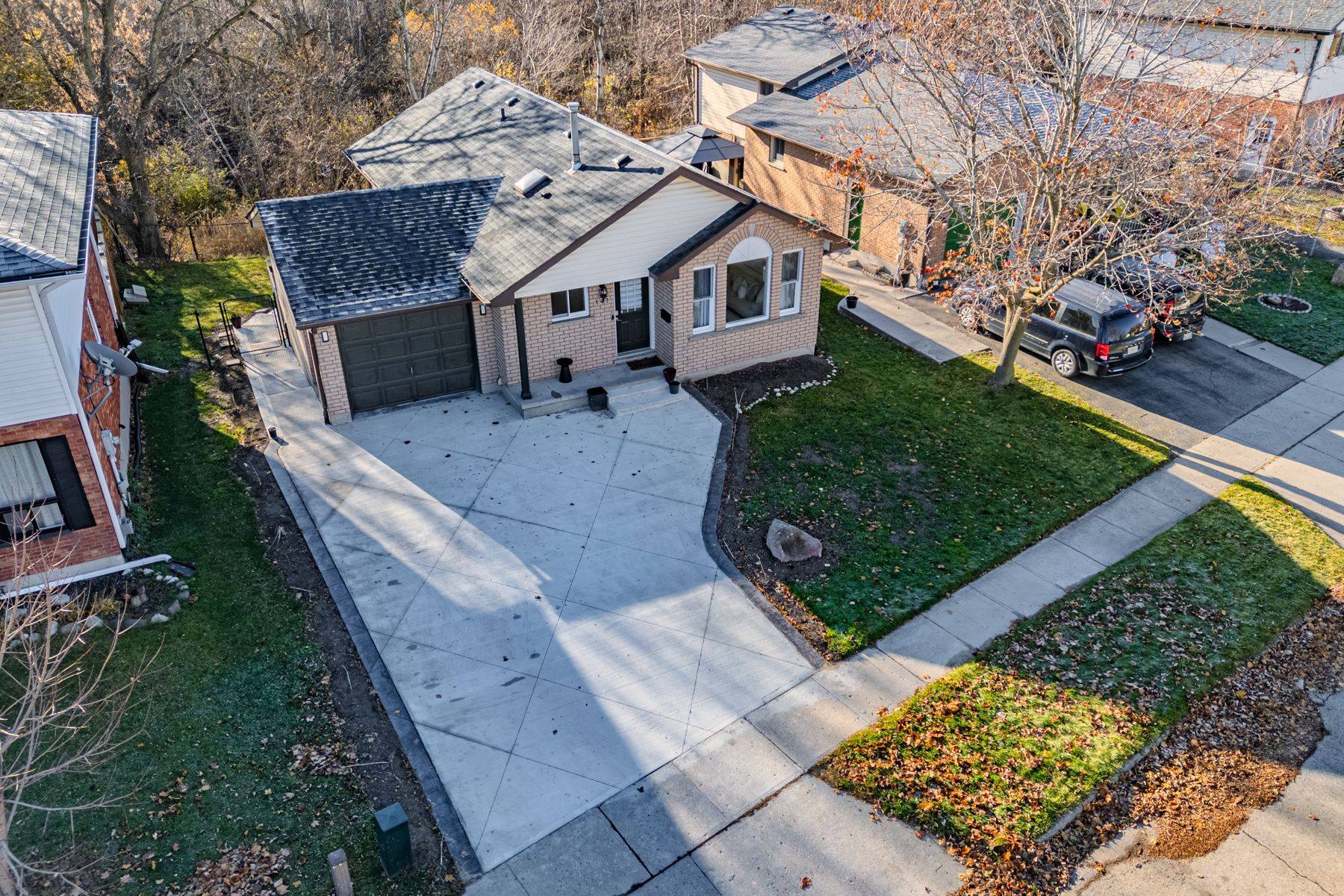 Cambridge, ON N1R 7M3,147 Taylor AVE