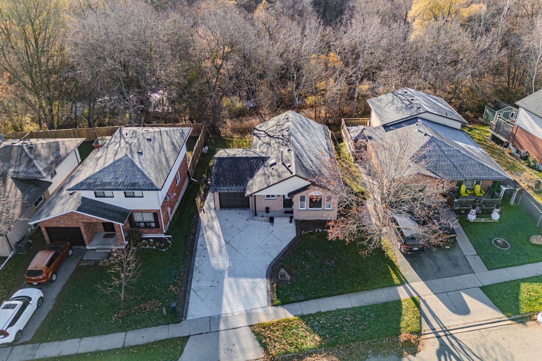 Cambridge, ON N1R 7M3,147 Taylor AVE