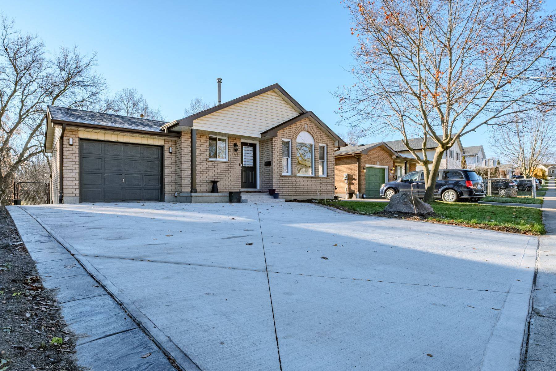 Cambridge, ON N1R 7M3,147 Taylor AVE