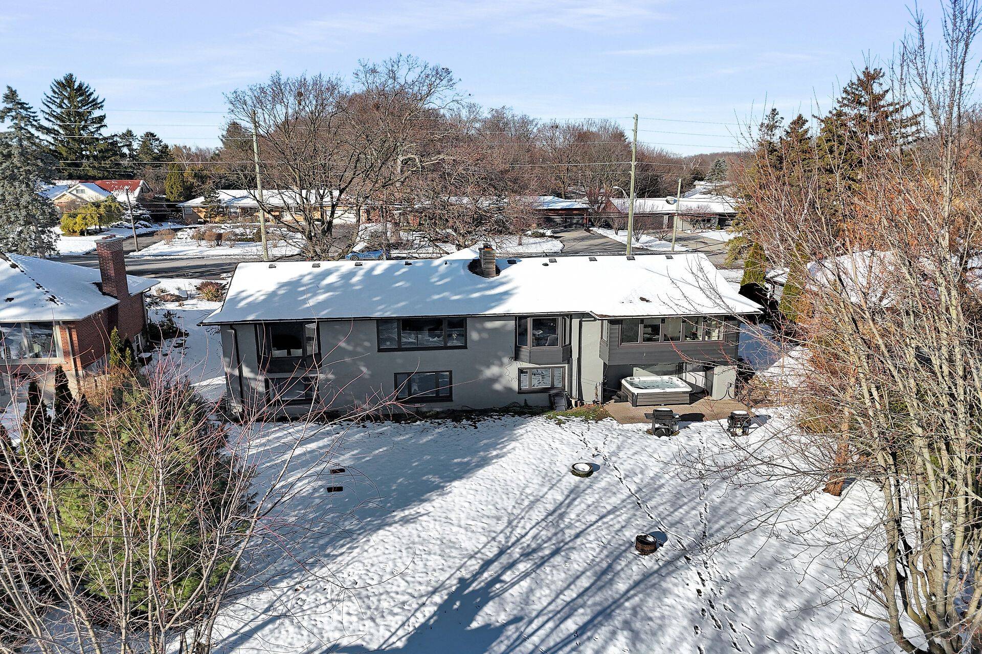 London North, ON N6H 2T3,878 Riverside DR