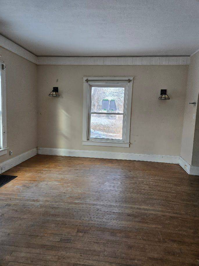 Niagara Falls, ON L2E 2X8,4340 Elgin ST