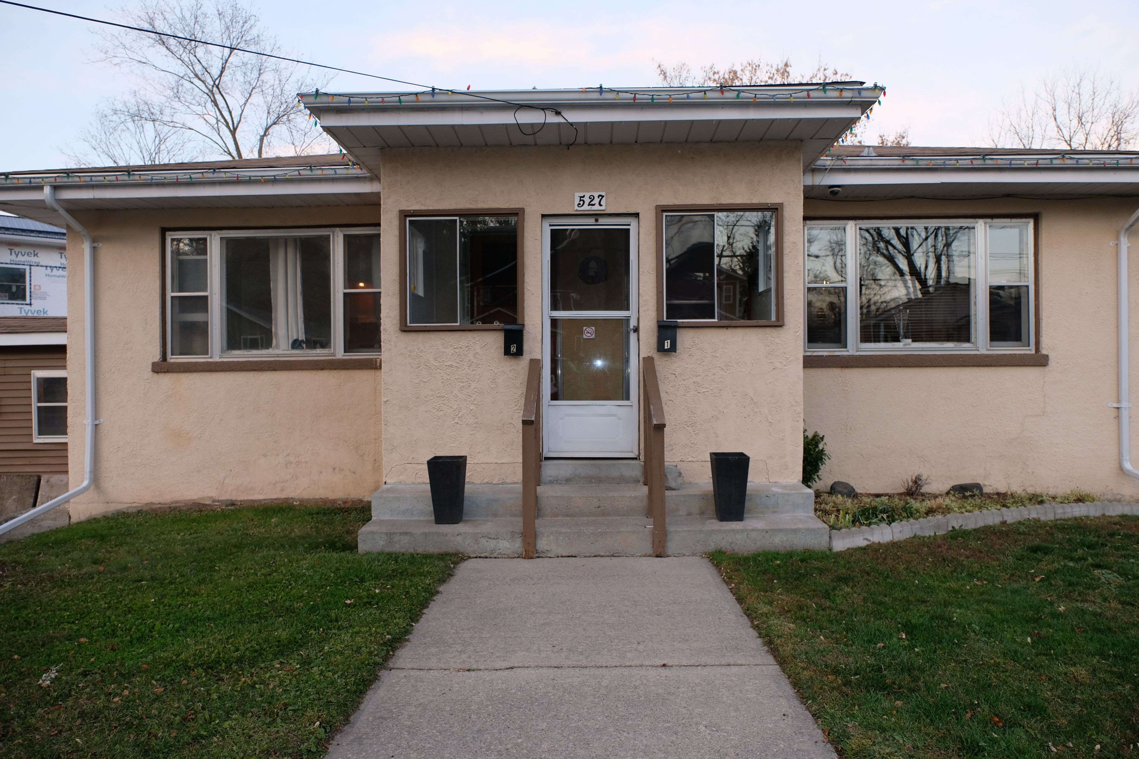 Quinte West, ON K8V 4R4,527 Front ST