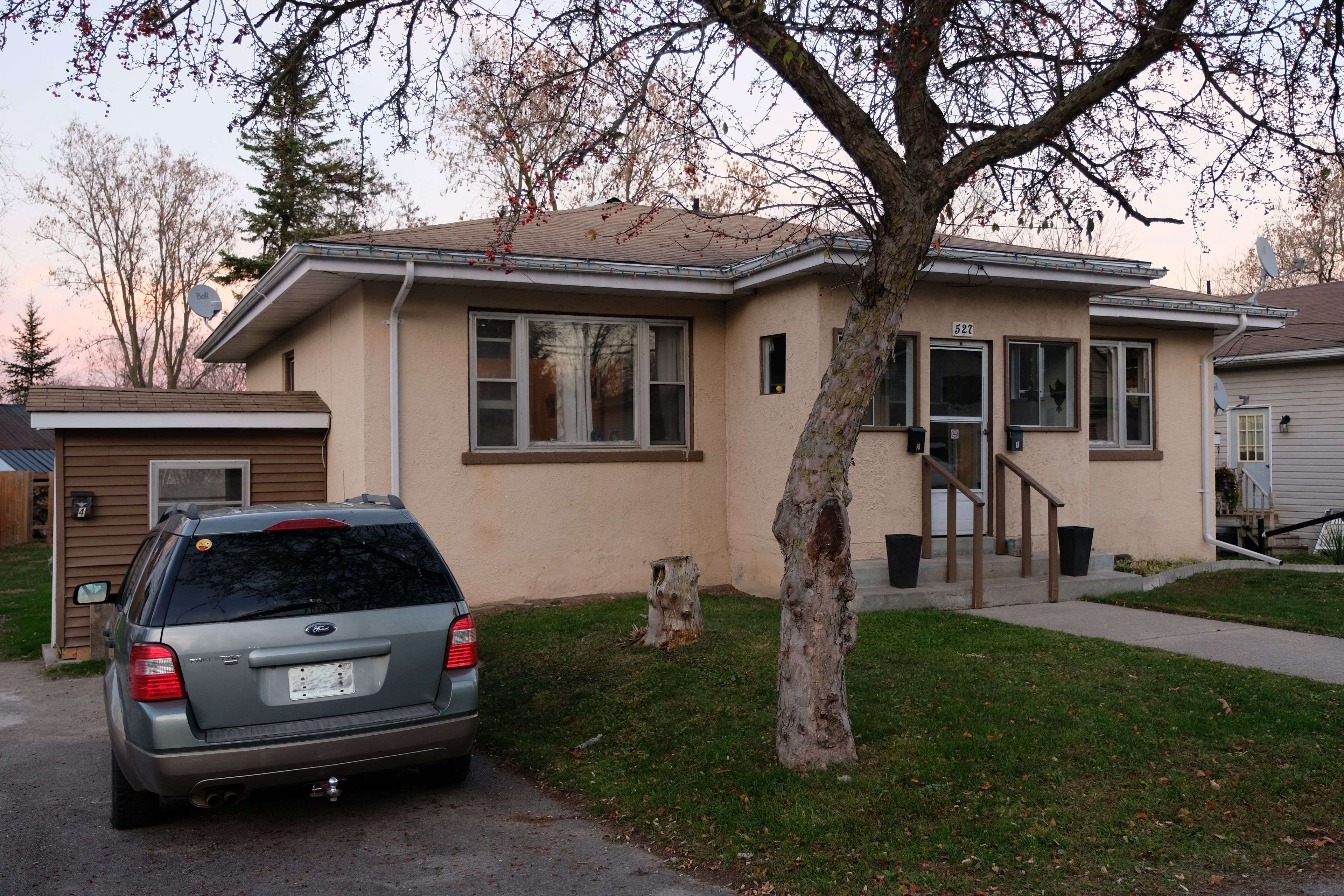 Quinte West, ON K8V 4R4,527 Front ST