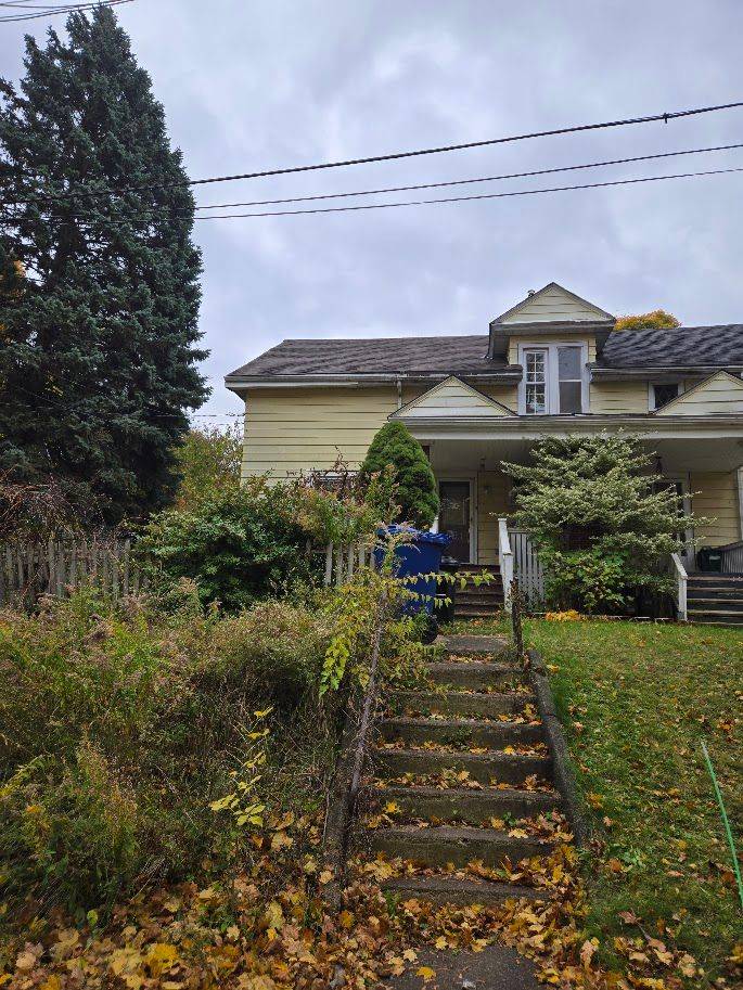 Niagara Falls, ON L2E 2X8,4336 Elgin ST