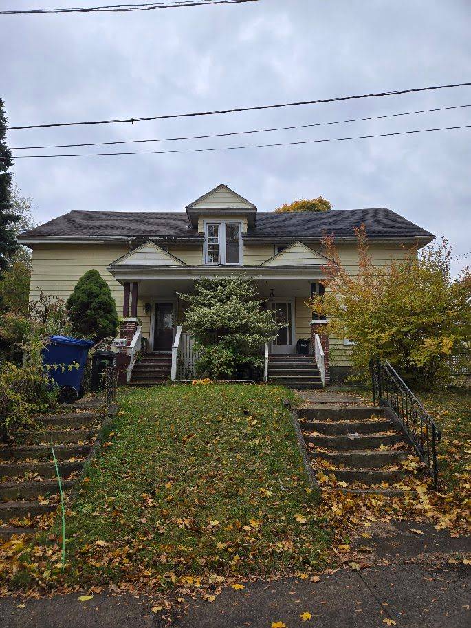 Niagara Falls, ON L2E 2X8,4336 Elgin ST