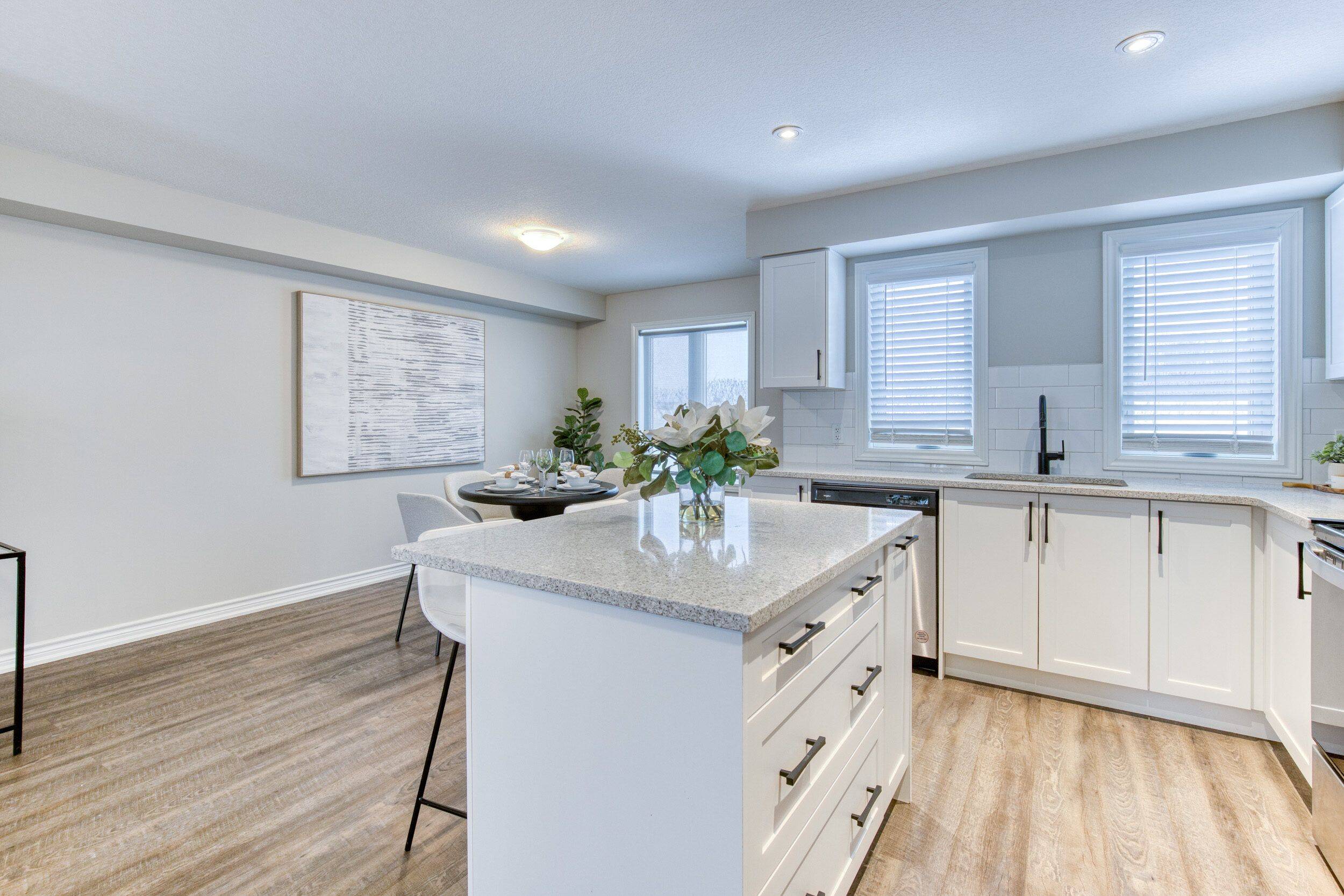 Kitchener, ON N2R 0S4,235 Chapel Hill DR #23