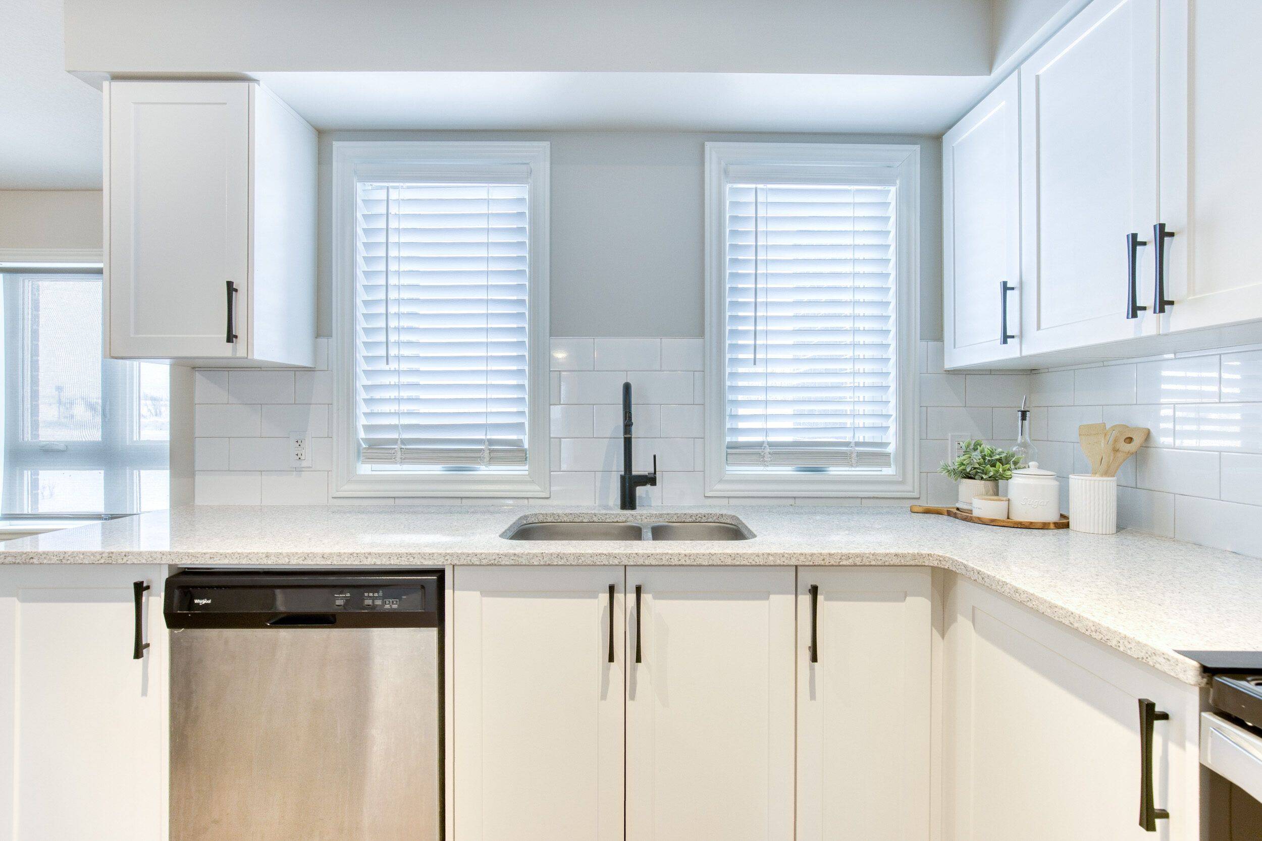 Kitchener, ON N2R 0S4,235 Chapel Hill DR #23