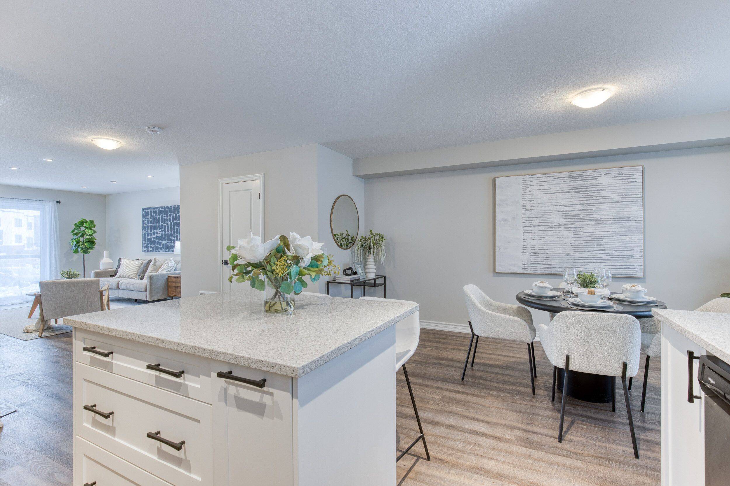 Kitchener, ON N2R 0S4,235 Chapel Hill DR #23