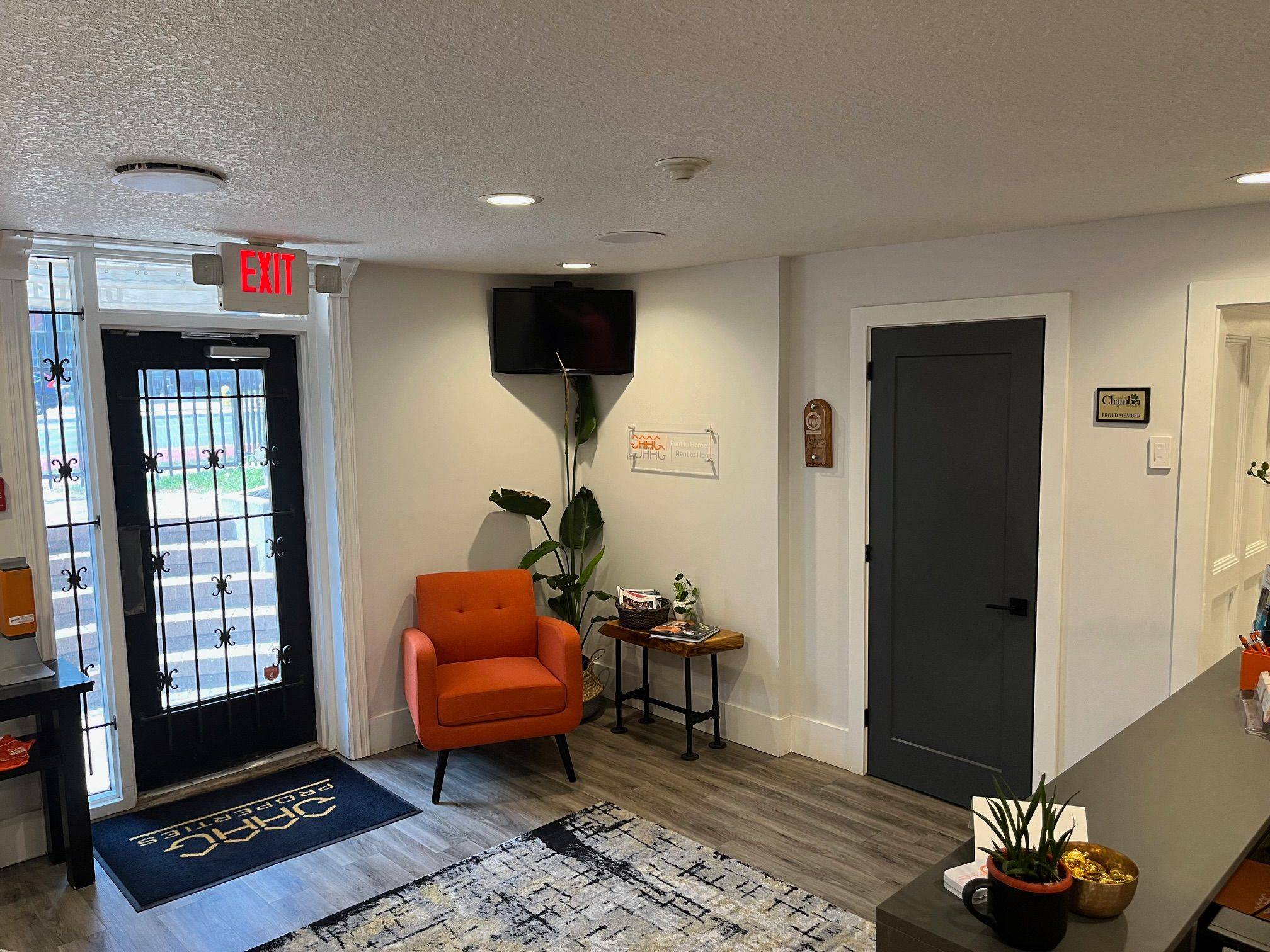 London East, ON N6B 1X2,440 Wellington ST #16