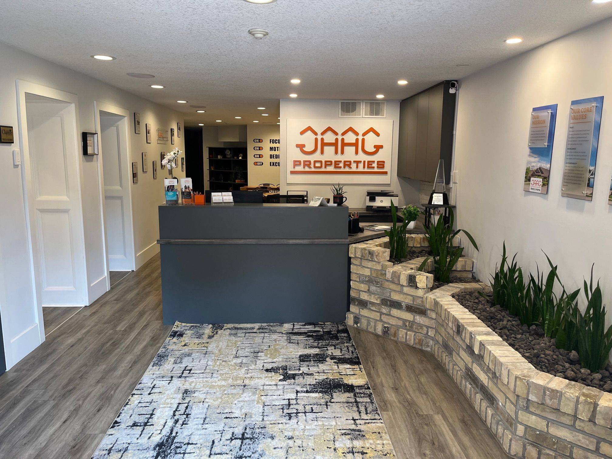 London East, ON N6B 1X2,440 Wellington ST #16