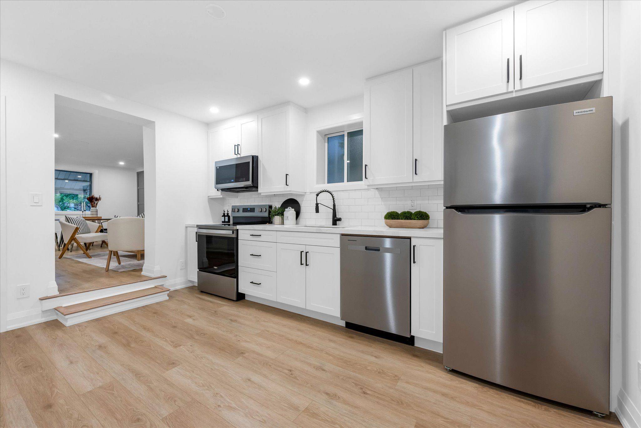 Hamilton, ON L8N 2P4,9 Ford ST