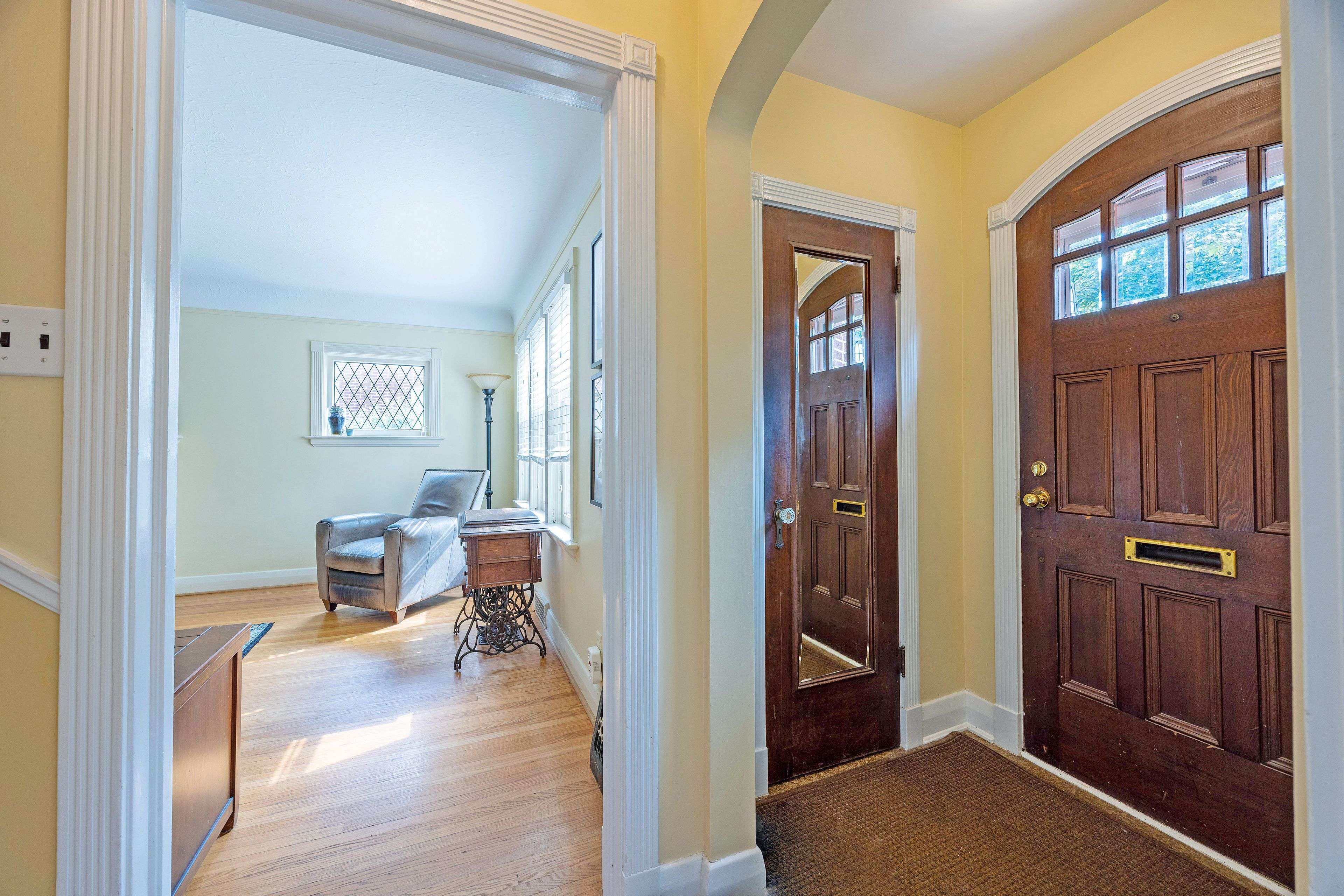 London South, ON N6C 2J1,176 Devonshire AVE