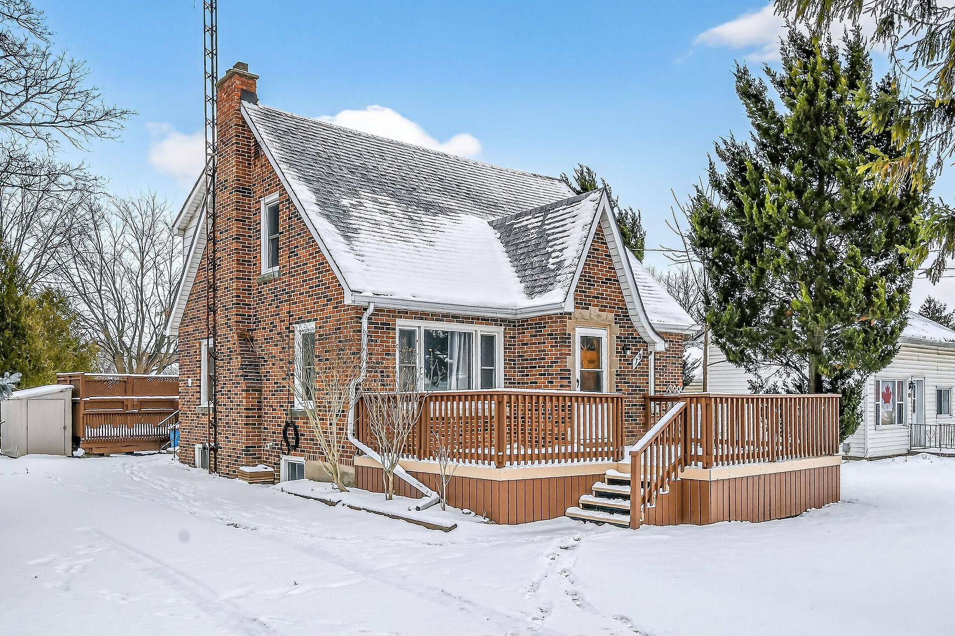 Haldimand, ON N0A 1H0,79 Main ST S