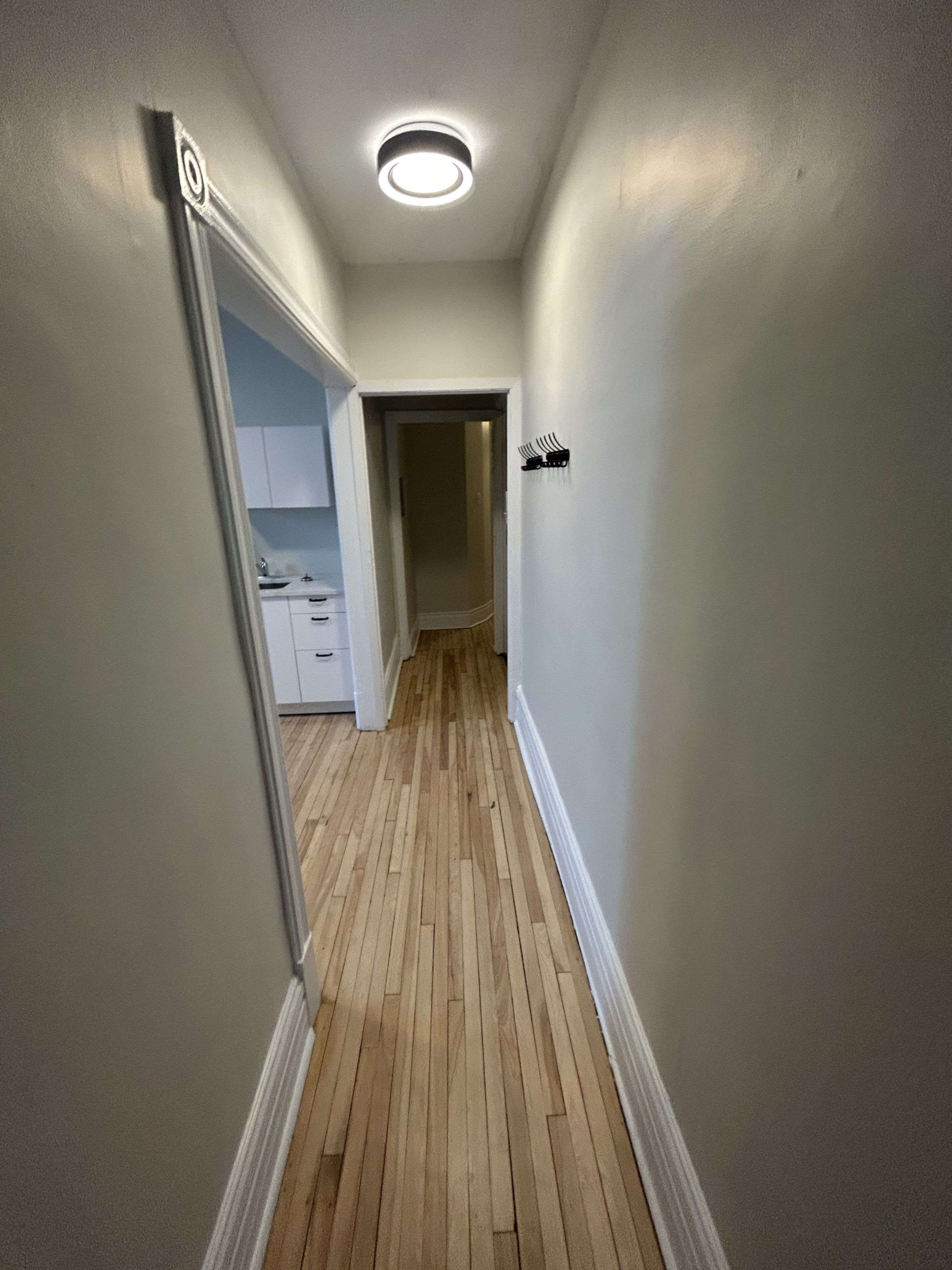 Ottawa Centre, ON K2P 0H5,54 Somerset ST W #3