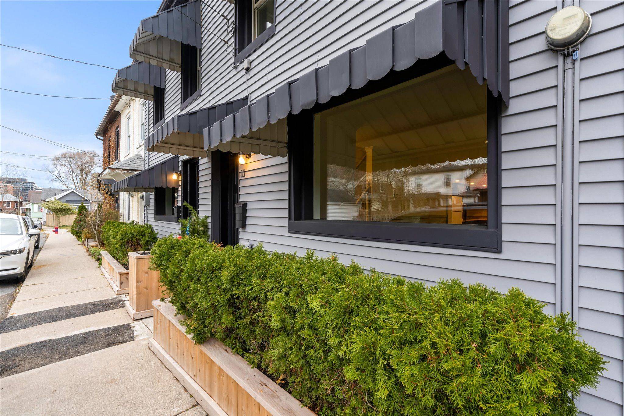 Hamilton, ON L8N 2P4,11 Ford ST