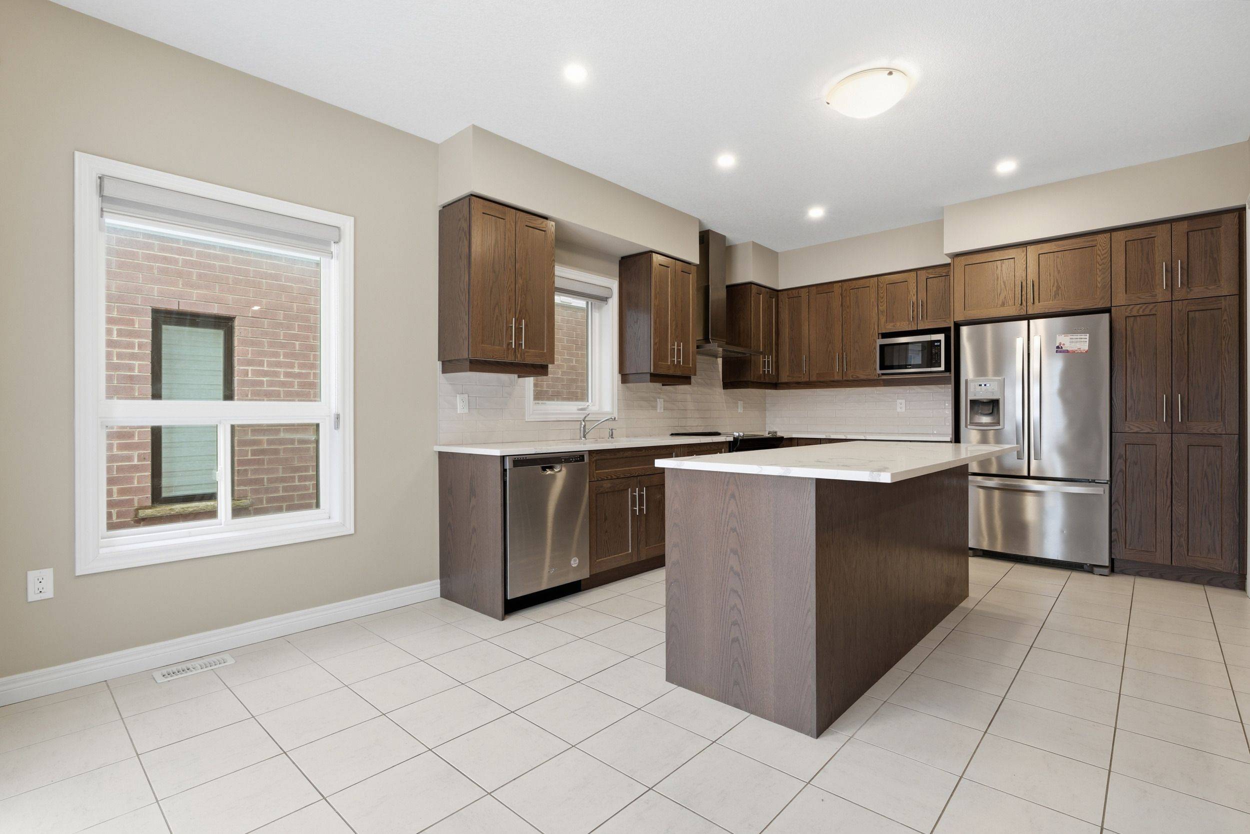 Kitchener, ON N2R 0N4,126 Tartan AVE