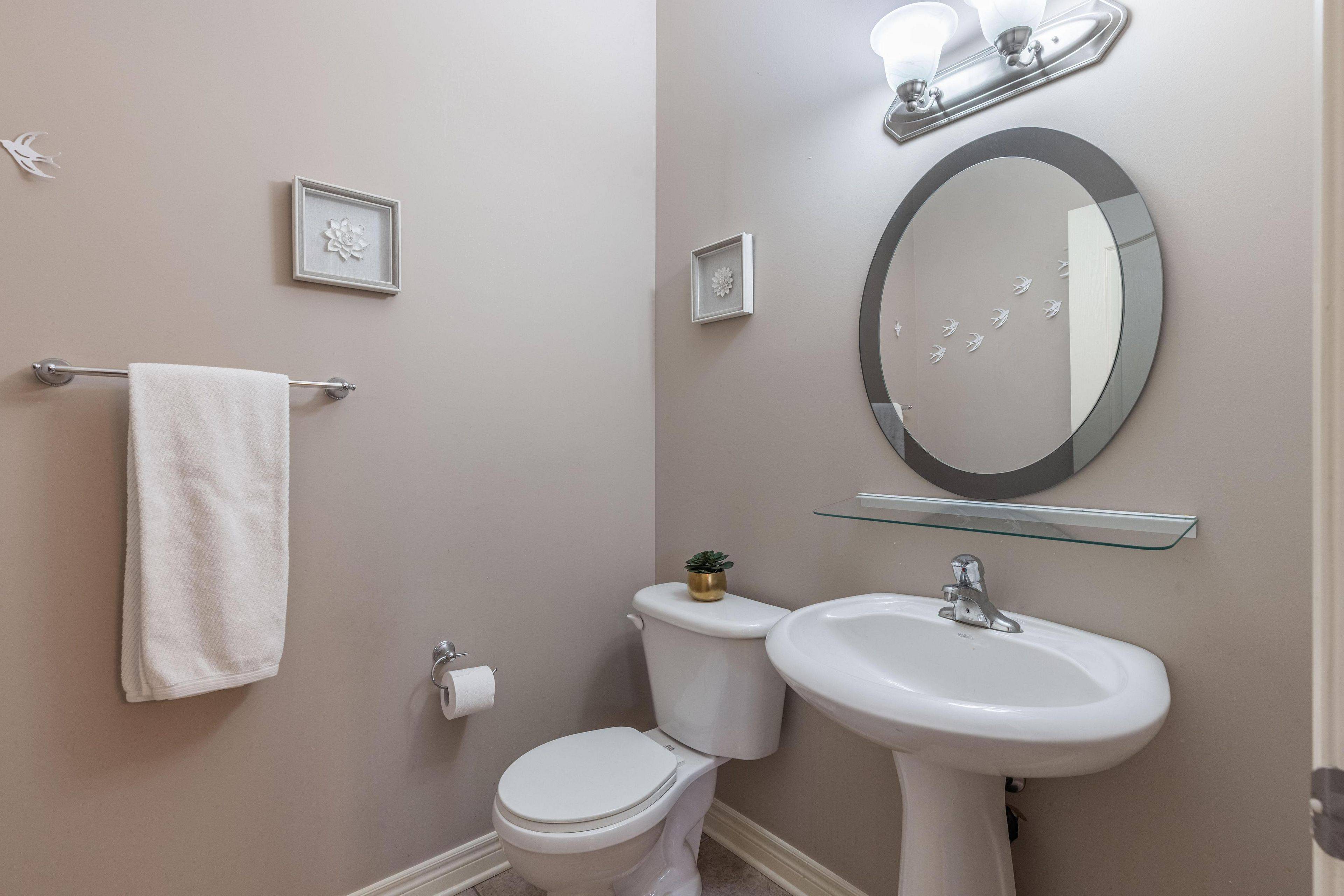 Niagara Falls, ON L2H 3M3,8142 Costabile DR #7