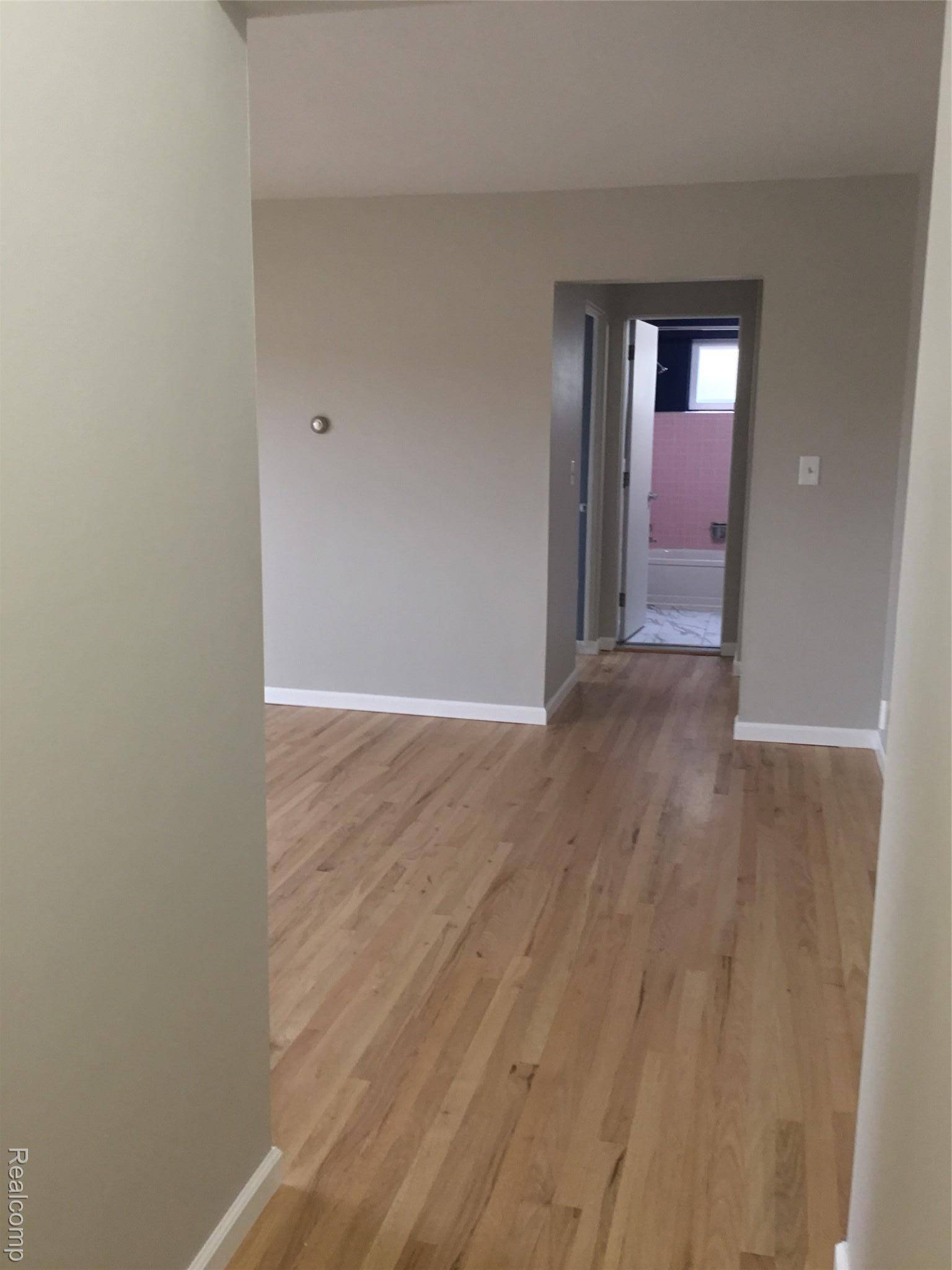 Royal Oak, MI 48073,4820 Briarwood AVE #4