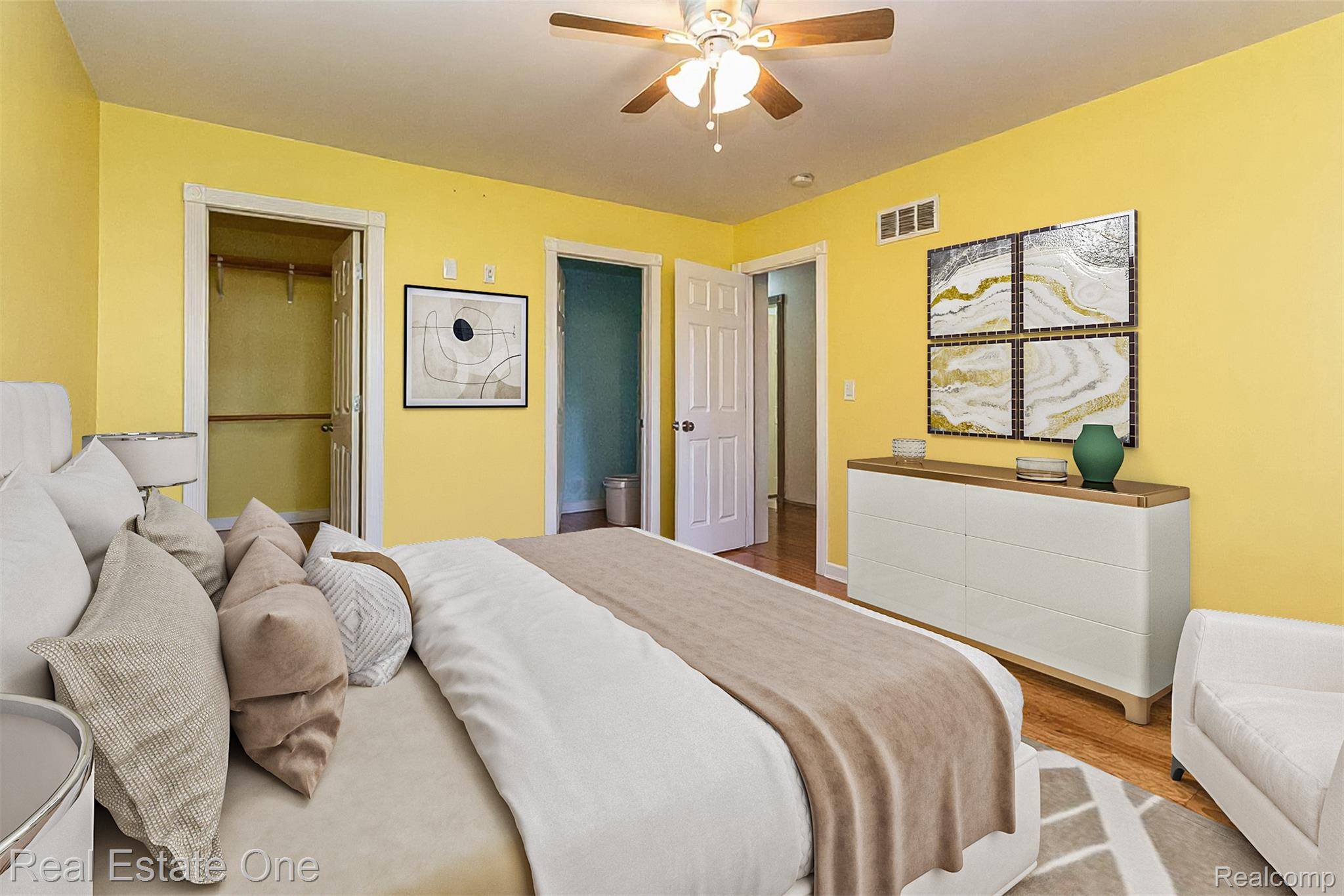 St. Clair Shores, MI 48082,33119 Robeson ST