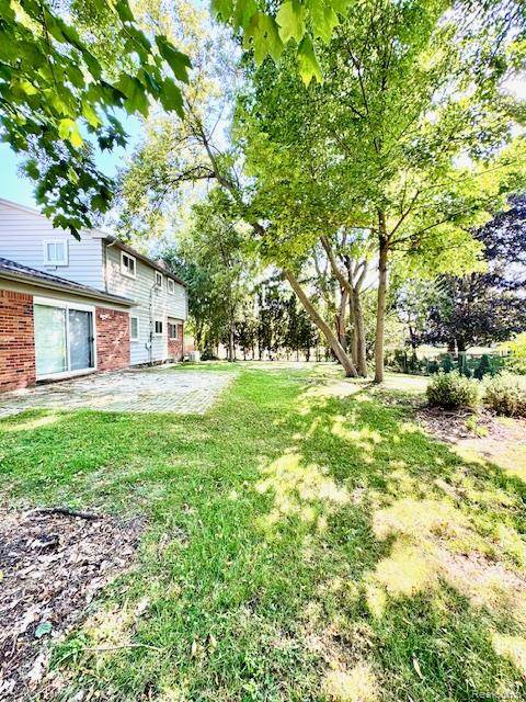 West Bloomfield, MI 48323,4205 Hardwoods DR