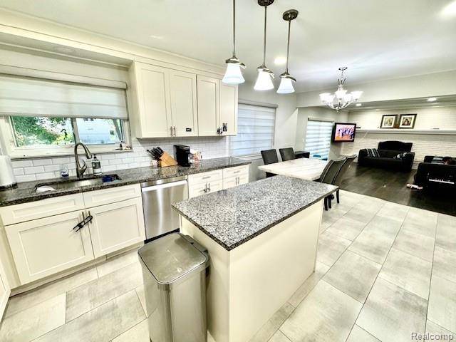 West Bloomfield, MI 48323,4205 Hardwoods DR