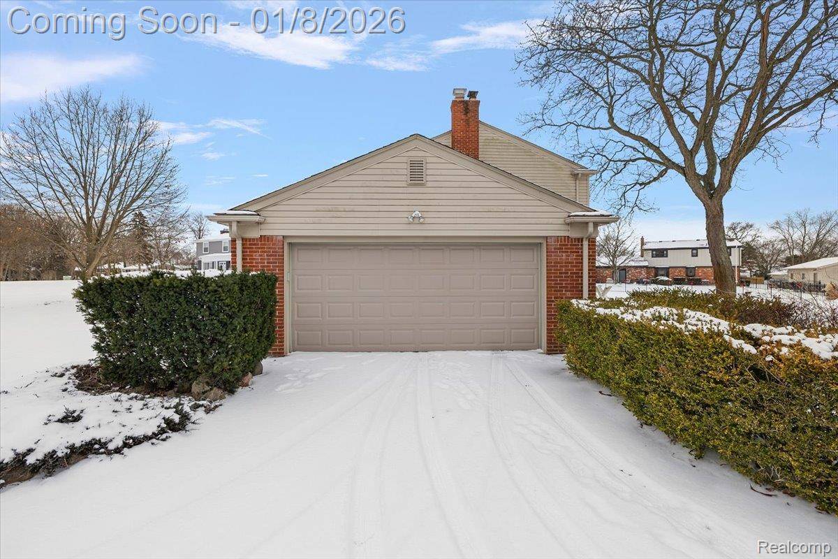Shelby Twp, MI 48316,52330 Scotch Pine CT