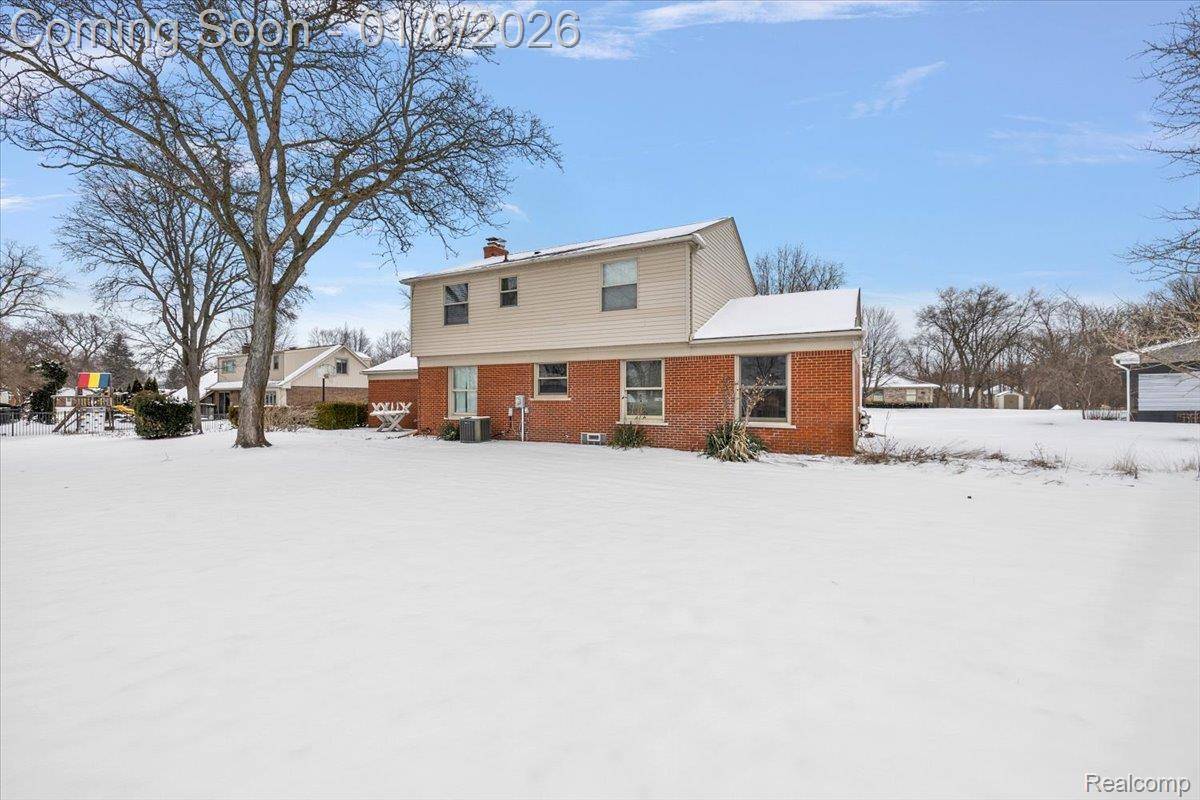 Shelby Twp, MI 48316,52330 Scotch Pine CT