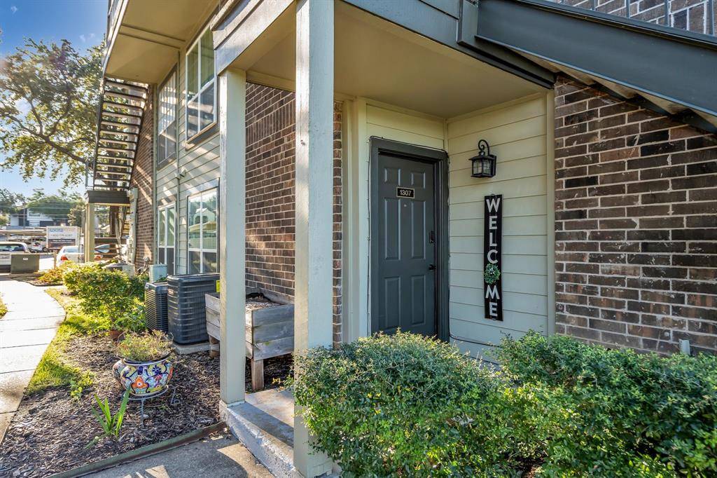 Dallas, TX 75248,5981 Arapaho Road #1307