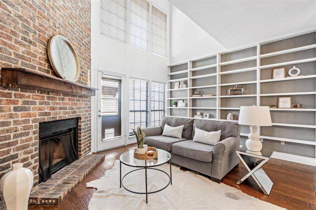 Dallas, TX 75231,9910 Royal Lane #1105