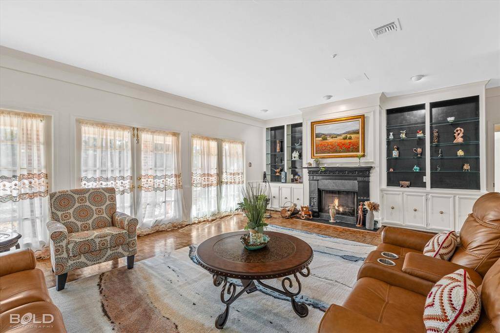 Shreveport, LA 71106,8621 E Wilderness Way